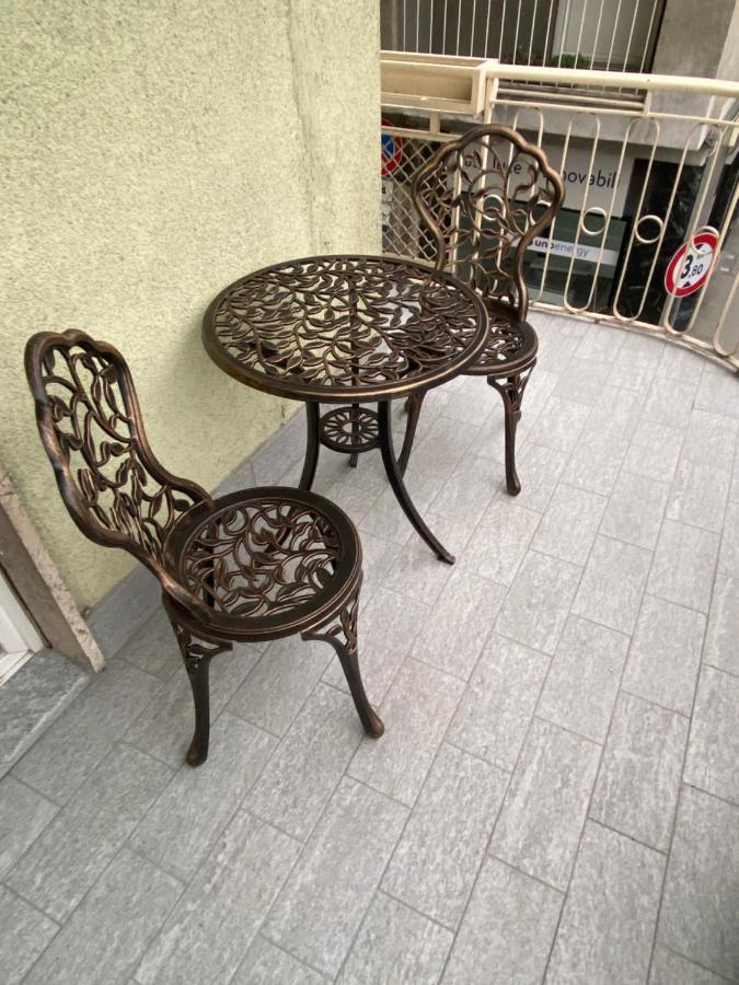 La Lupa Apartment - In The Heart Of Aosta With Car Box Exterior photo